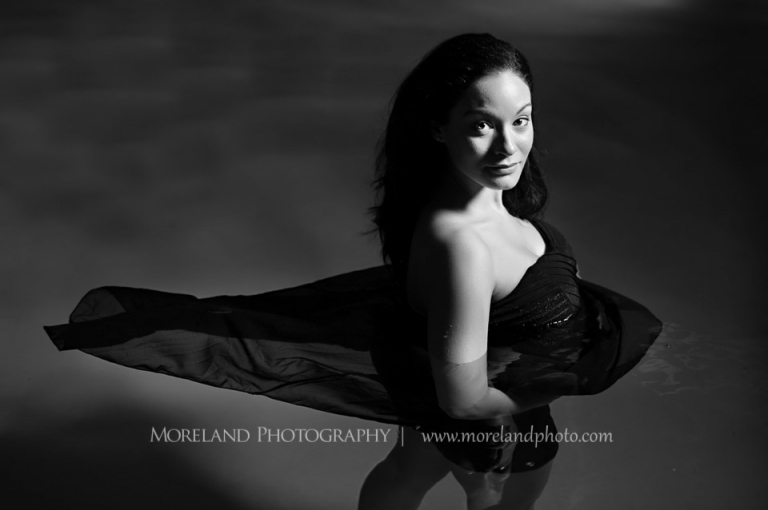 underwater photography, underwater maternity, using a reflector